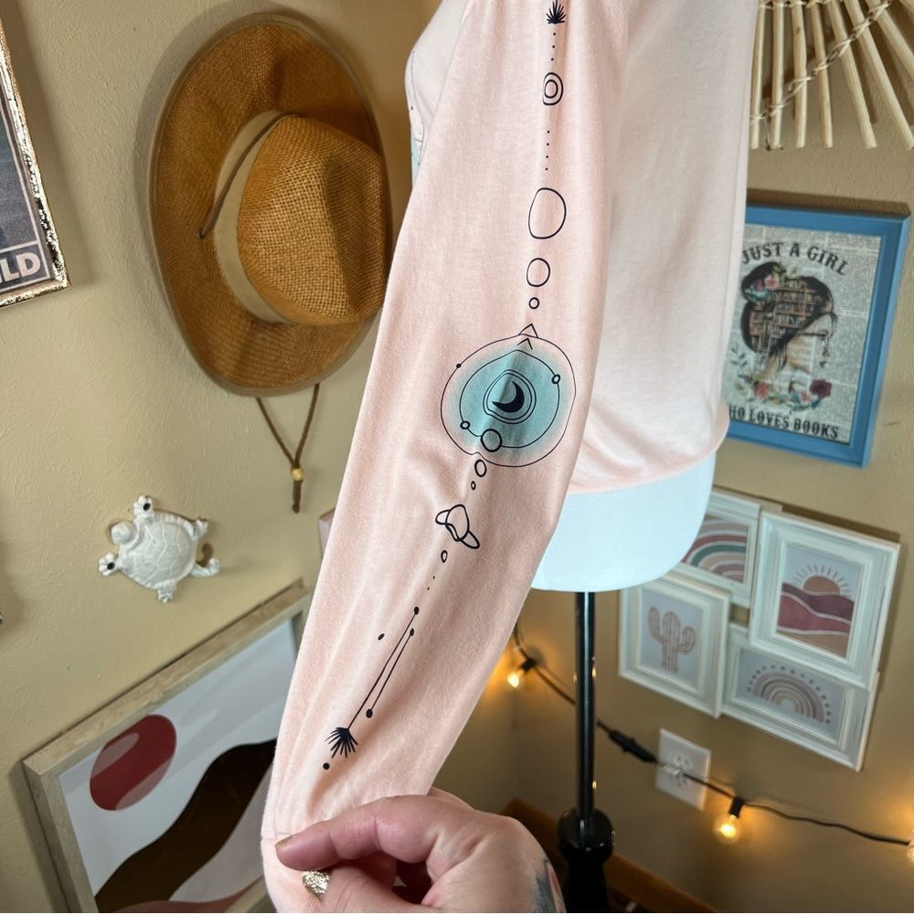Juniors' Celestial Horoscope Constellation Long Sleeve Top In Pink Sz XS - Picture 9 of 9